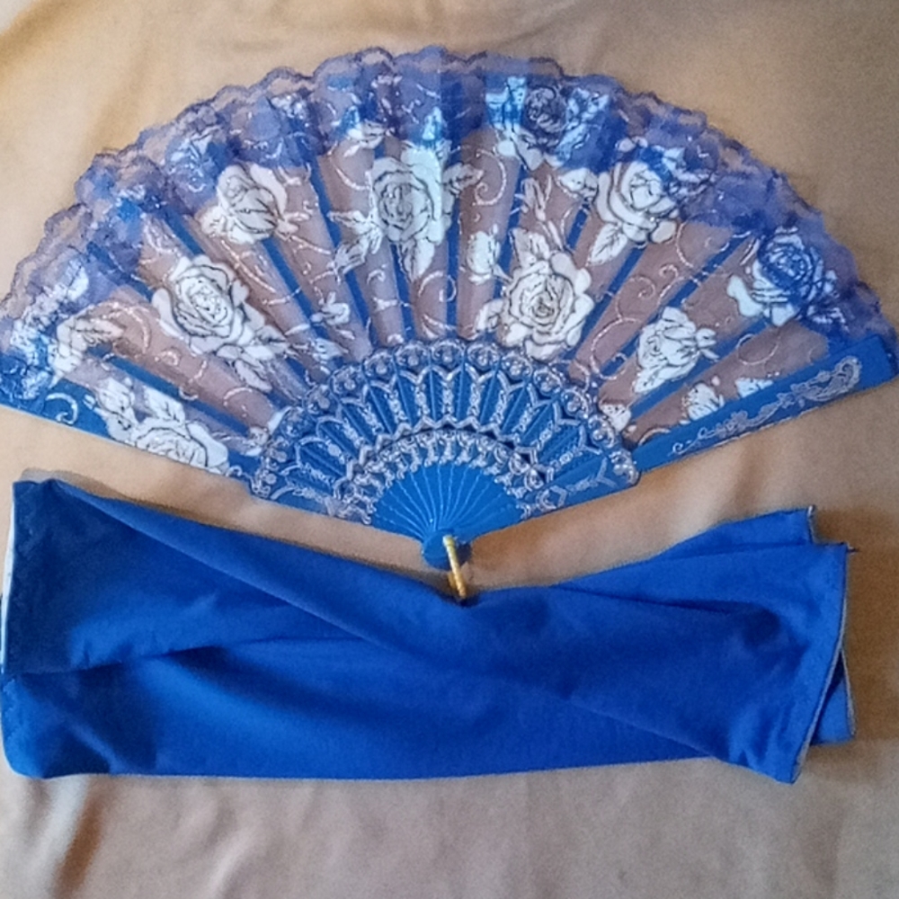 Lace Fan Set - Picture 4 of 5